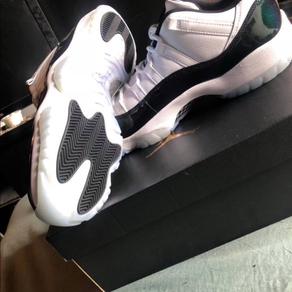 Retro 11 - Picture 3 of 3